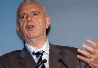 قيادي بارز بالحزب الجزائري الحاكم ينشق ويعلن رفض ترشح " بوتفليقة "