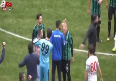دكتاتورية البلطجة.. إيقاف لاعب تركي مدى الحياة اعتدى على منافسيه بآلة حادة (فيديو)
