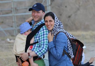 إيران تنتقد بريطانيا لمنحها الحماية الدبلوماسية لمعتقلة قسرياً بطهران