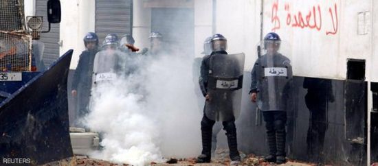 الشرطة الجزائرية تعتقل 200 شخص في احتجاجات الجمعة الثالثة 