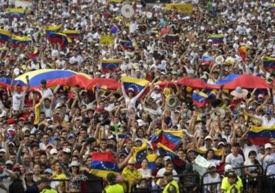 واشنطن تعلن عدم استخدام القوة لإدخال المساعدات إلى فنزويلا