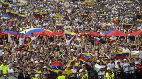 واشنطن تعلن عدم استخدام القوة لإدخال المساعدات إلى فنزويلا