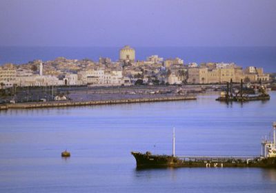 ليبيا: تعاون تجاري بين بني غازي ودبي في عدة مجالات 