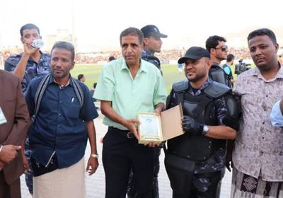 بمباراة نهائي كأس حضرموت.. تكريم خاص للعميد التميمي بالمكلا