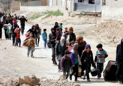 آلاف النساء والأطفال يفرون من آخر معاقل داعش بسوريا