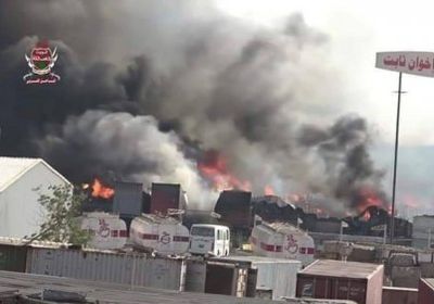 مليشيا الحوثي تجدد قصفها لمجمع إخوان ثابت 