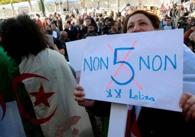الشعب التونسي يساند الجزائريين بتظاهرة رافضة لترشح "بوتفليقة"