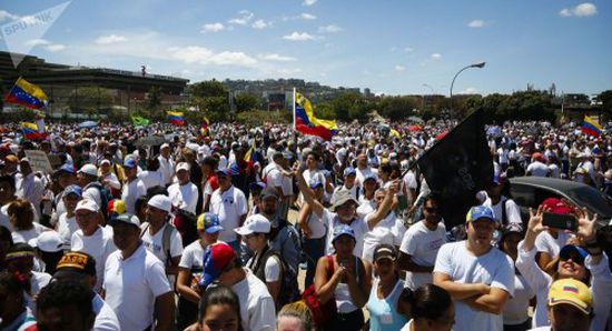 بولتون يهاجم الرئيس الفنزويلي "مادورو"