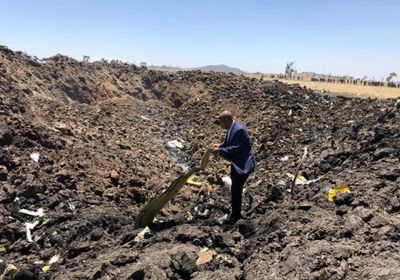 شاهد.. الصورة الأولى من موقع تحطم الطائرة الإثيوبية المنكوبة