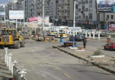 إعادة فتح الطريق الرئيسي بمديرية المعلا