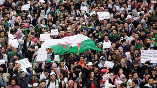 الاتحاد العام لعمال الجزائر يدعو للتغيير السلمي بالسلطة