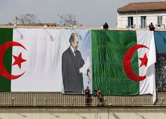 عاجل: بعد الانسحاب.. "بوتفليقة" يعلن تأجيل الانتخابات الجزائرية