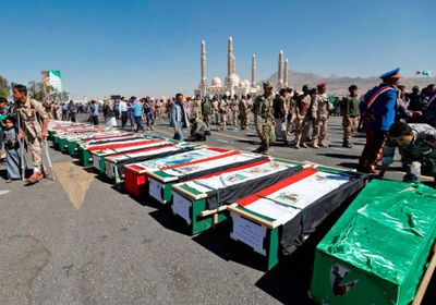 الحوثيون يشيعون ثلاثة من قادتهم الميدانيين الذين لقوا مصارعهم في حجور (أسماء)