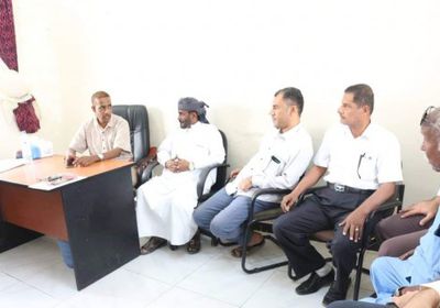 مناقشة ترتيب العمل الطبي بمستشفى الغيضة المركزي بالمهرة