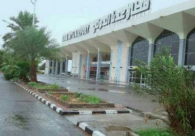 مساعي لتنفيذ مشروع صيانة مدرج مطار عدن