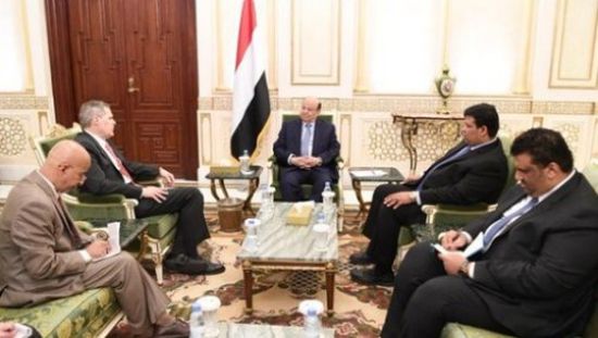 الأشقر يسخر من تكرار زيارات السفير الأمريكي لهادي دون جدوى