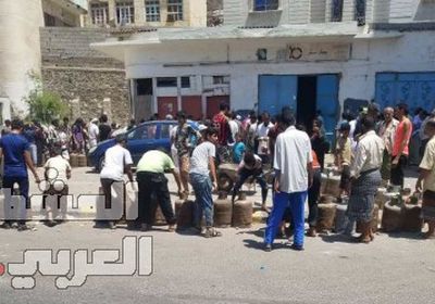 أزمة غاز خانقة في عدن ومواطنون لـ "المشهد العربي": الحكومة لا تهتم بمعاناة المواطنين