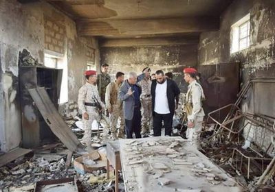 بالصور.. كتائب أبوالعباس تسلم الدفعة الأخيرة من المقتنيات الآثرية التي حرزتها بتعز