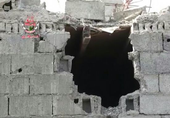 بالفيديو ..مليشيا الحوثي تواصل قصف حي منظر الشعبي بالحديدة