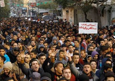 تظاهرات واسعة تجتاح غزة رفضاً لضرائب فرضتها حماس