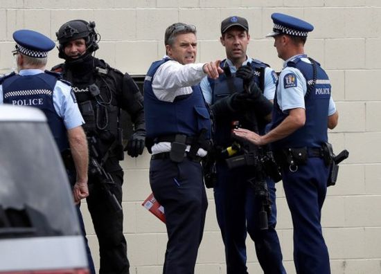 الشرطة النيوزلندية توجه خطاباً للمسلمين بتحية الإسلام تضامناً مع الضحايا