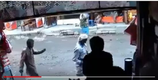 تفاصيل جريمة قتل مسلح لجيرانه بطريقة بشعة في صنعاء (فيديو)