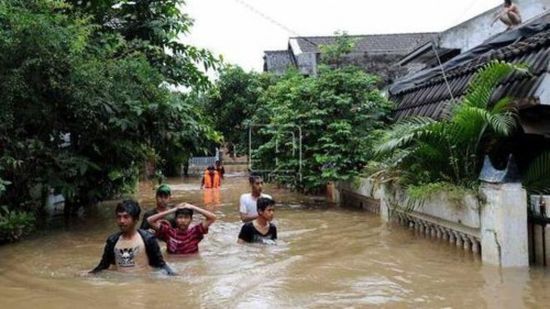 مقتل 42 شخصًا إثر سيول في إندونيسيا