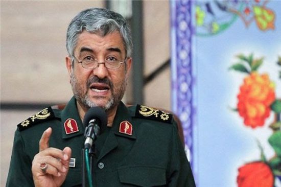 الحرس الثوري الإيراني يعترف بتجنيد 200 ألف عنصراً بالعراق وسوريا