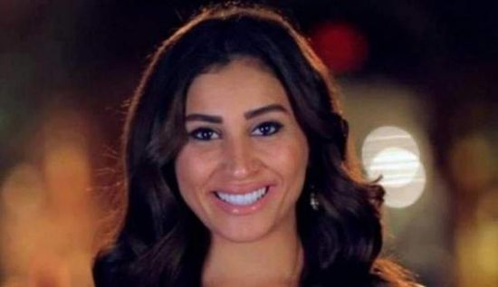 دينا الشربيني تحتفل بعيد ميلادها بصحبة أصدقائها (فيديو)