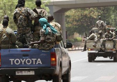 مقتل 21 عسكري مالي في هجوم استهدف ثكنة للجيش