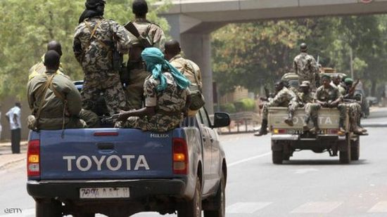 مقتل 21 عسكري مالي في هجوم استهدف ثكنة للجيش