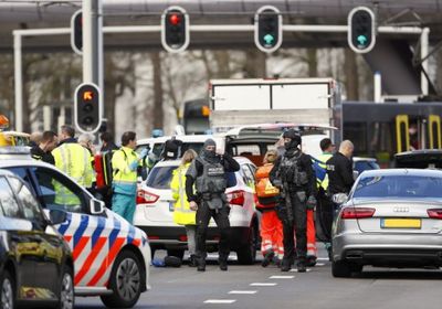 شاهد.. اللقطات الأولى لموقع حادث مدينة " أوتريخت " الهولندية