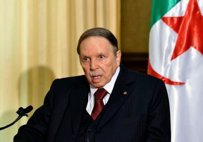مسؤول جزائري يطالب برد عاجل من " بوتفليقة " على الرفض الشعبي للتمديد