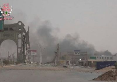 بقذائف الهاون ..مليشيات الحوثي تقصف مواقع القوات المشتركة في مديرية الحالي