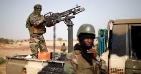 23 قتيلا حصيلة الهجوم المسلح على قاعدة عسكرية فى مالي 