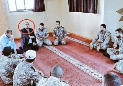 أمجد طه ينشر صورة أحد ضباط حماس يد إيران في فلسطين