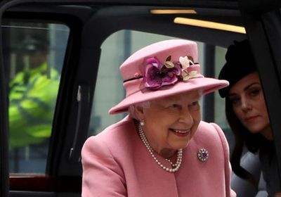 الملكة إليزابيث وكيت ميدلتون يفتتحان مبنى "بوش هاوس" (صور) 