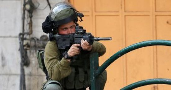 استشهاد فلسطيني منفذ هجوم بالضفة الغربية على يد قوات الاحتلال
