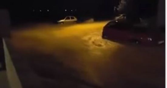 ارتفاع حصيلة ضحايا الفيضانات العارمة والانهيارات الأرضية فى إندونيسيا