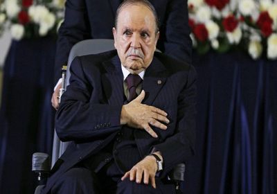 الحزب الحاكم بالجزائر يتخلى عن دعمه لبوتفليقة