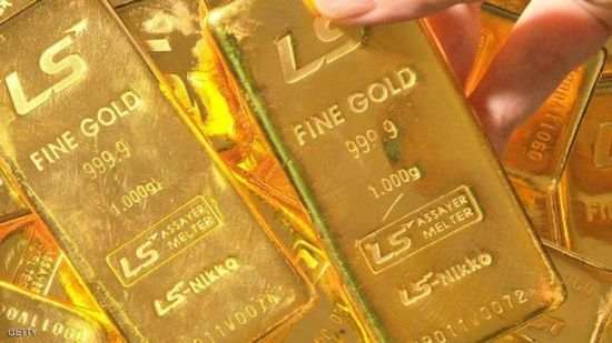 الذهب ينخفض تأثرًا بالبيانات الأمريكية