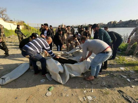 صورة مؤلمة للأطفال ضحايا عبارة "الموصل" المنكوبة