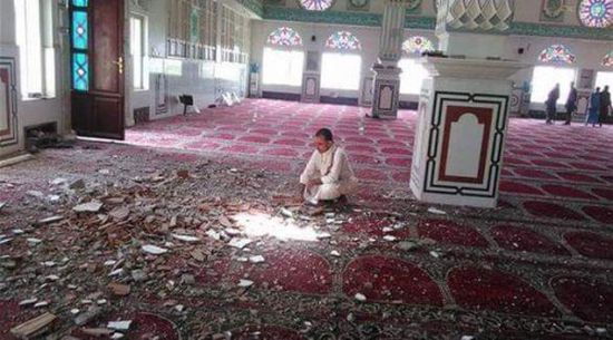 المساجد بين قصف الحوثي واغتصاب الإخوان.. مفسدون يتجرؤون على الله