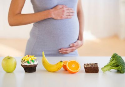 دراسة حديثة تحذر : الغذاء الغني بالدهون والسكر أثناء الحمل يضر بقلب الأبناء
