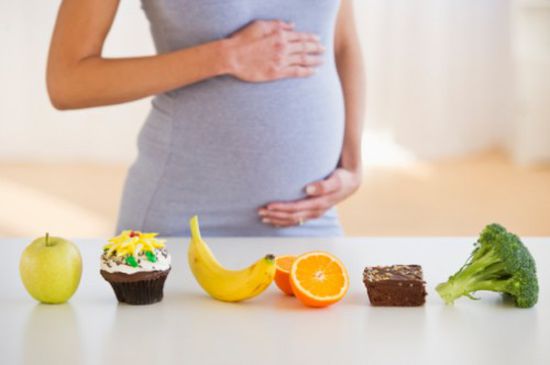 دراسة حديثة تحذر : الغذاء الغني بالدهون والسكر أثناء الحمل يضر بقلب الأبناء