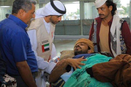 مغادرة 62 جريحًا مطار عدن للعلاج في الهند على نفقة الإمارات 
