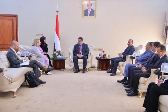 رئيس الوزراء اليمني يلتقي رئيس بعثة الاتحاد الأوروبي في عدن
