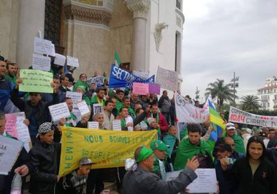 عمال البلديات والمزارعون بالجزائر ينضمون للحراك الرافض لـ"بوتفليقة"