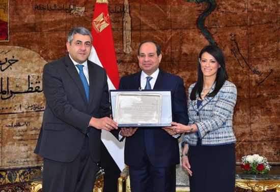 بالصور.. الرئيس المصري يستقبل أمين عام منظمة السياحة العالمية