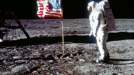 ناسا تقبل التحدي وتسرع إعادة الأمريكيين إلى القمر بحلول عام 2025
